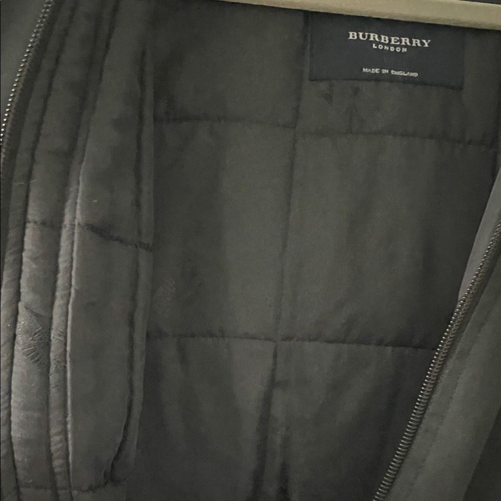 Vintage Burberry Black Hooded Jacket with Quilted Interior - Picture 8 of 10